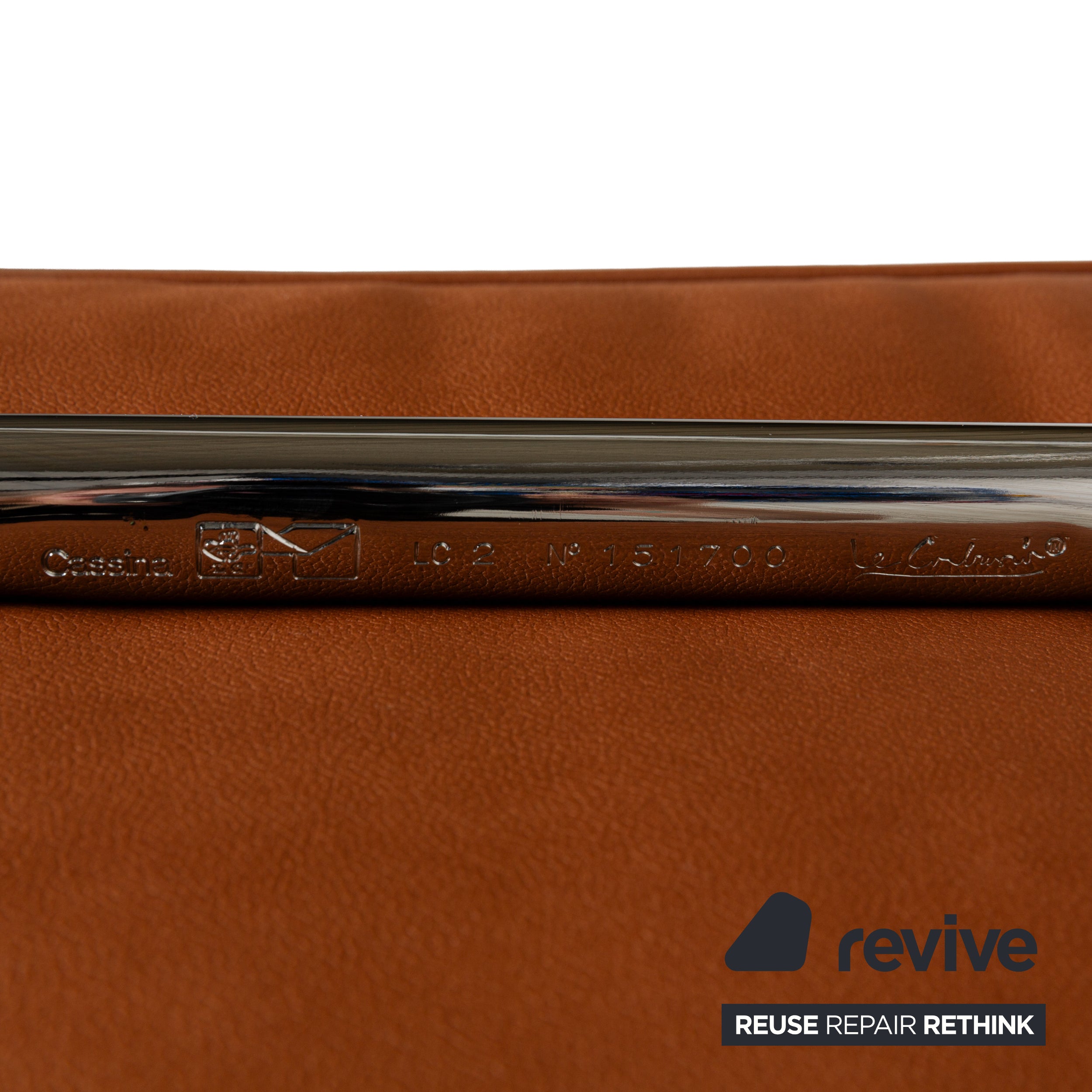 Cassina Le Corbusier LC 2 veganes Leder Sessel Braun Cognac Neubezug Chrom Bauhaus