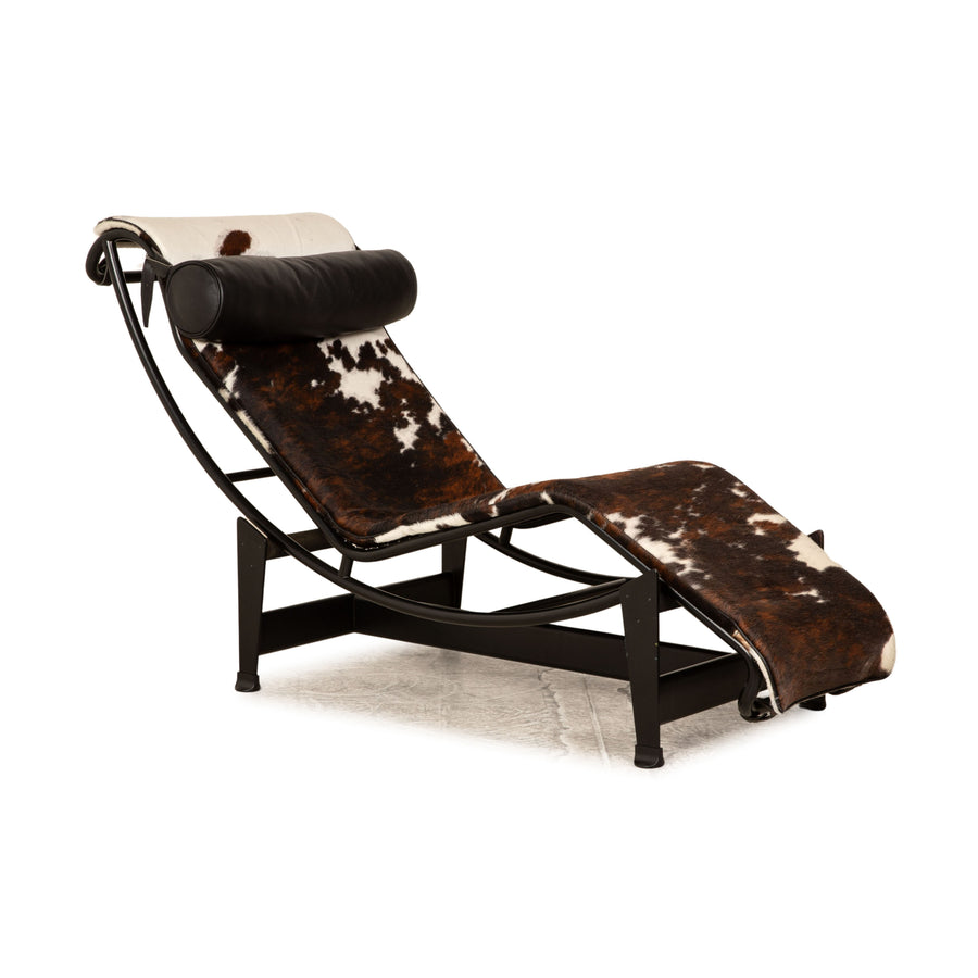 Cassina Le Corbusier LC 4 Chaise Longue en Fourrure Marron Blanc