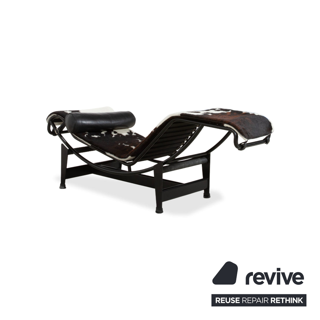 Cassina Le Corbusier LC 4 Fell Kuhfell Liege Braun Weiß Schwarz Bauhaus