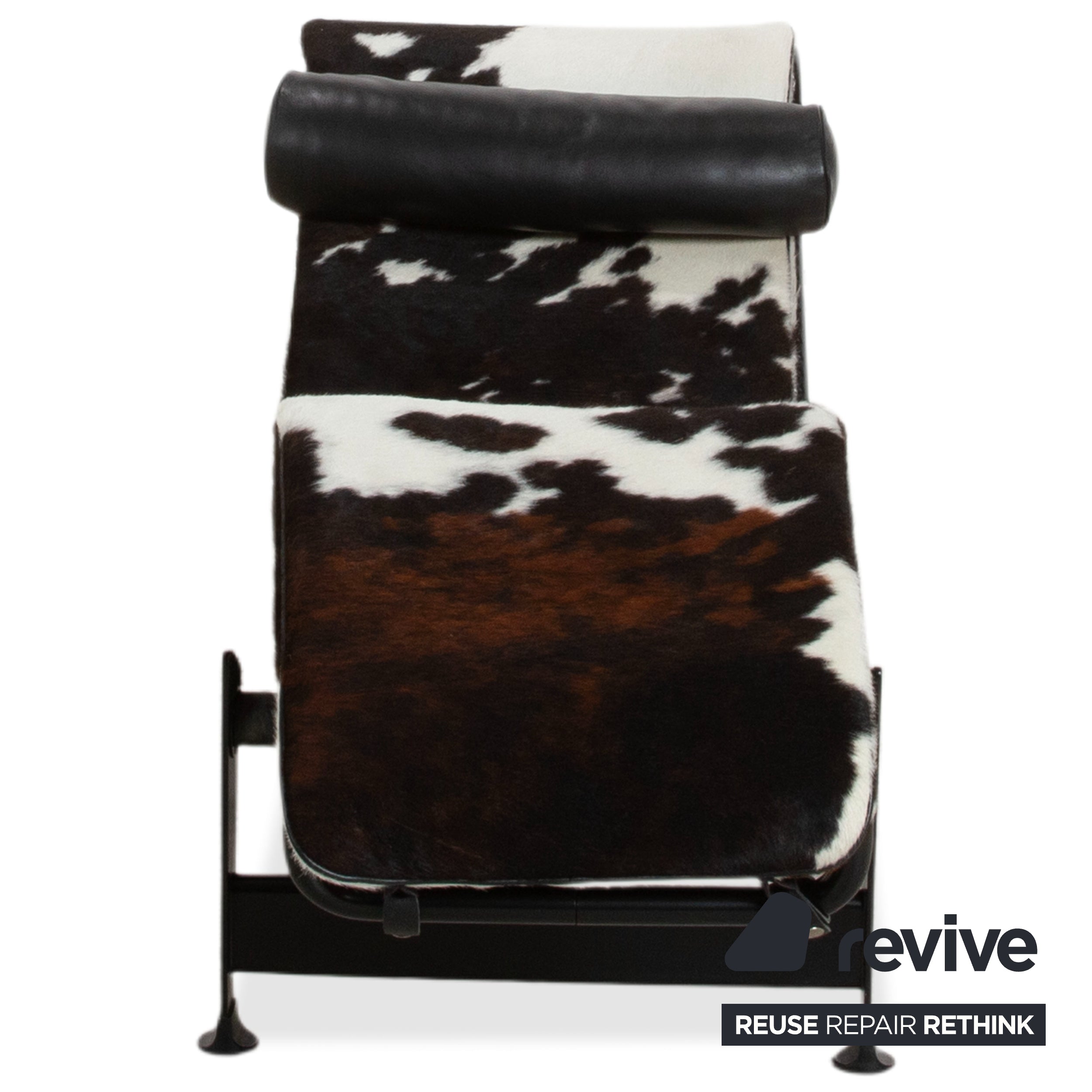 Cassina Le Corbusier LC 4 Fur Cowhide Chaise Lounge Brown White Black Bauhaus