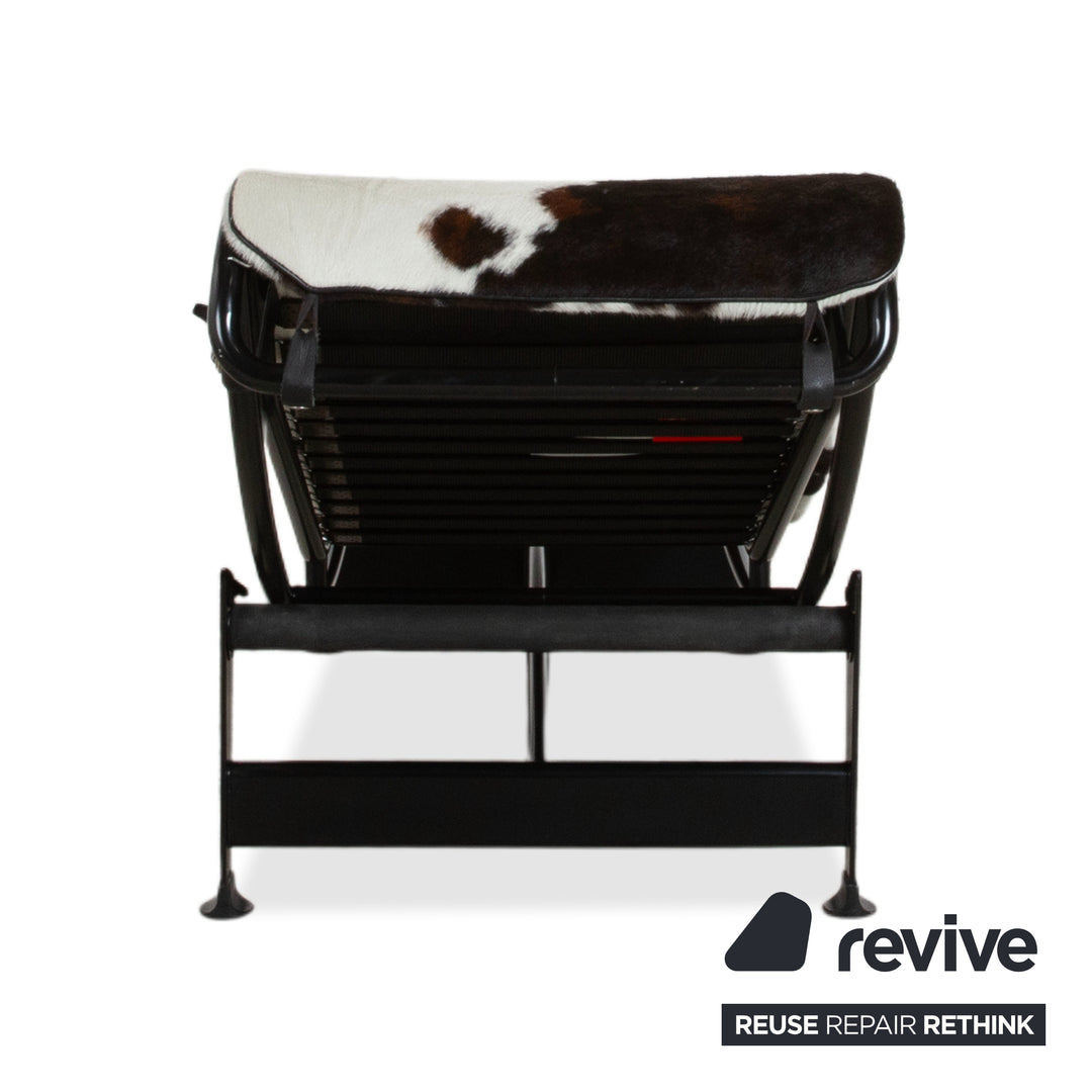 Cassina Le Corbusier LC 4 Fell Kuhfell Liege Braun Weiß Schwarz Bauhaus