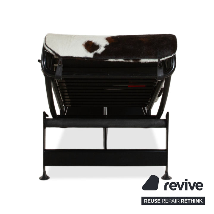 Cassina Le Corbusier LC 4 Fell Kuhfell Liege Braun Weiß Schwarz Bauhaus