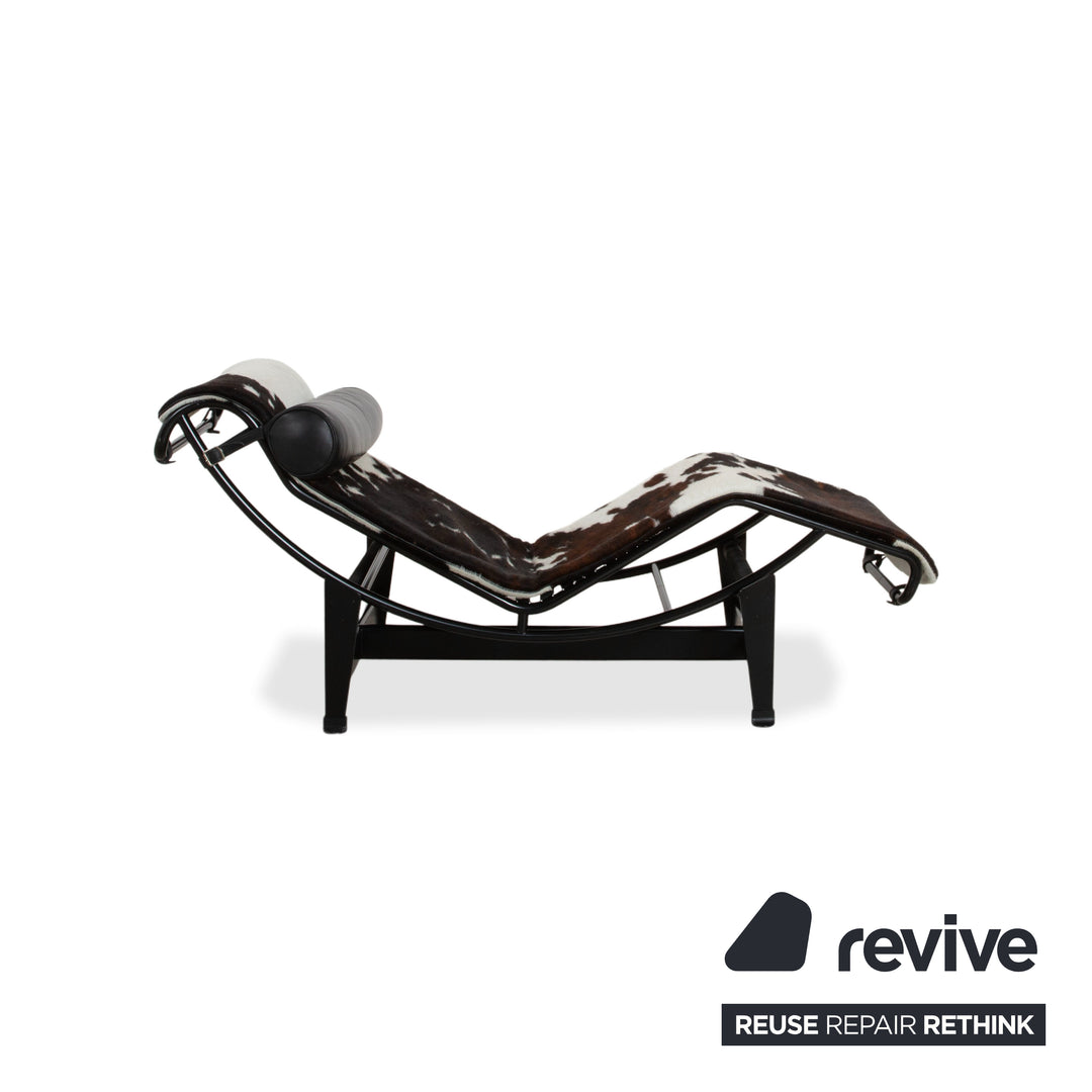 Cassina Le Corbusier LC 4 Fell Kuhfell Liege Braun Weiß Schwarz Bauhaus