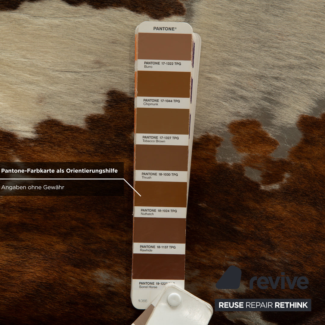 Cassina Le Corbusier LC 4 Fur Lounger Cowhide Brown White Black