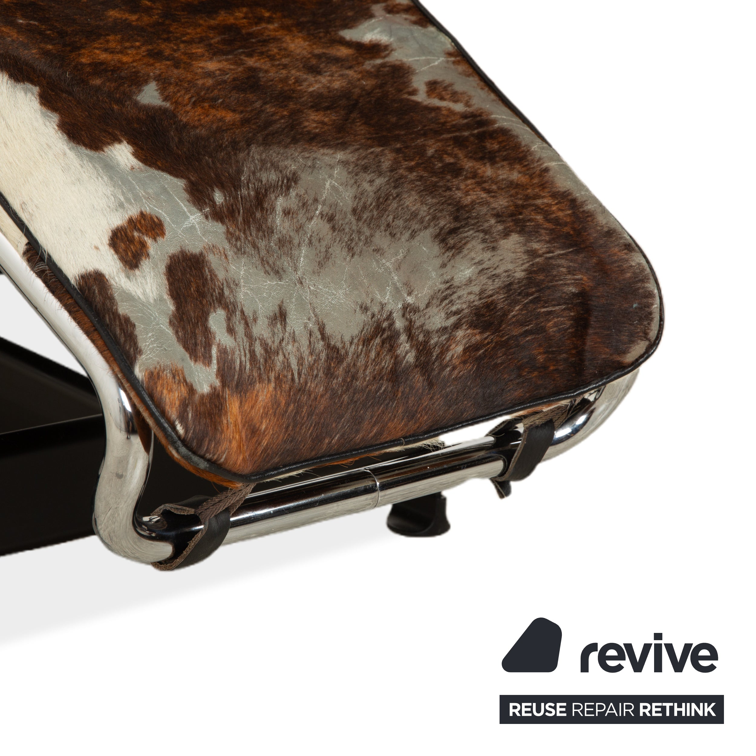 Cassina Le Corbusier LC 4 Fell Liege Kuhfell Braun Weiß Schwarz