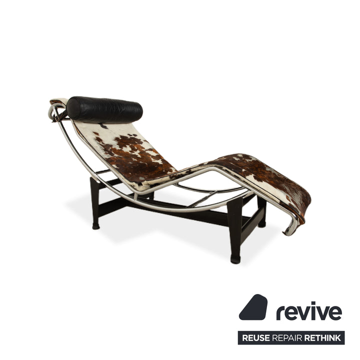 Cassina Le Corbusier LC 4 Chaise longue en fourrure Cuir de vache Marron Blanc Noir