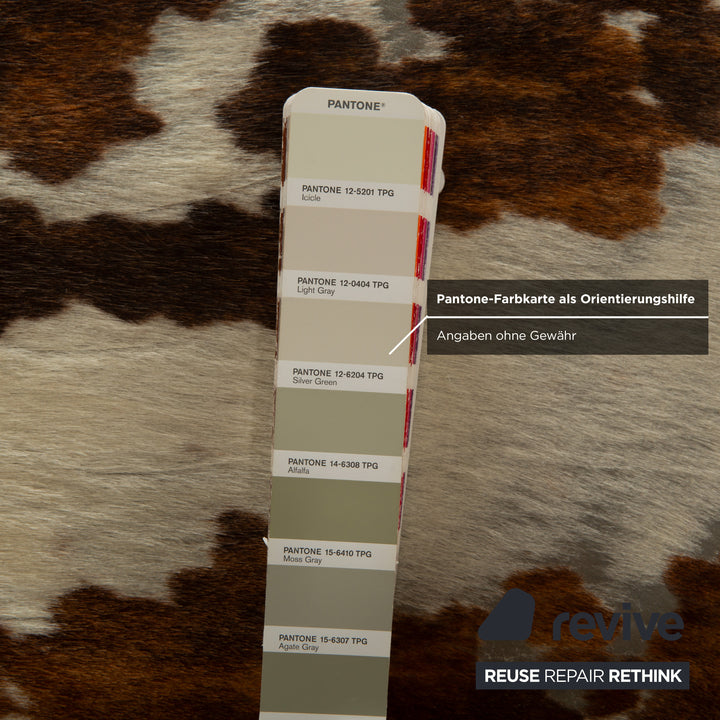 Cassina Le Corbusier LC 4 Fur Lounger Cowhide Brown White Black