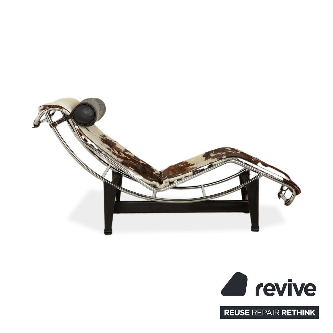 Cassina Le Corbusier LC 4 Chaise longue en fourrure Cuir de vache Marron Blanc Noir
