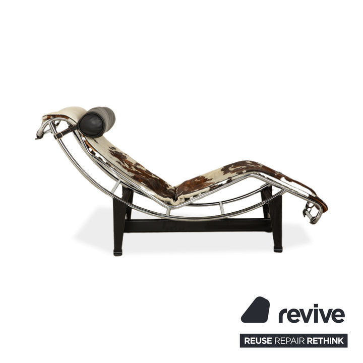 Cassina Le Corbusier LC 4 Chaise longue en fourrure Cuir de vache Marron Blanc Noir