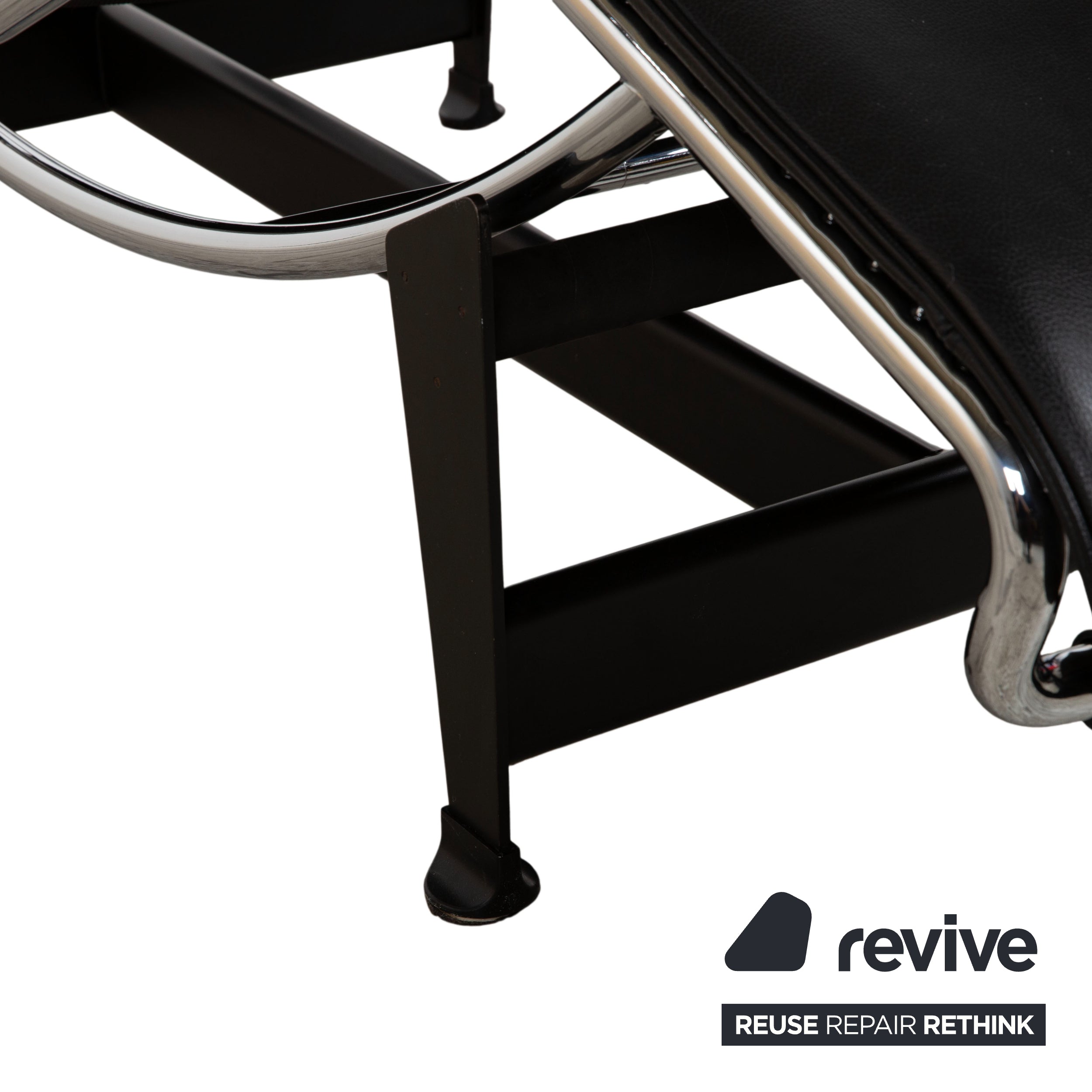 Cassina Le Corbusier LC 4 Leder Chrom Liege Schwarz Bauhaus