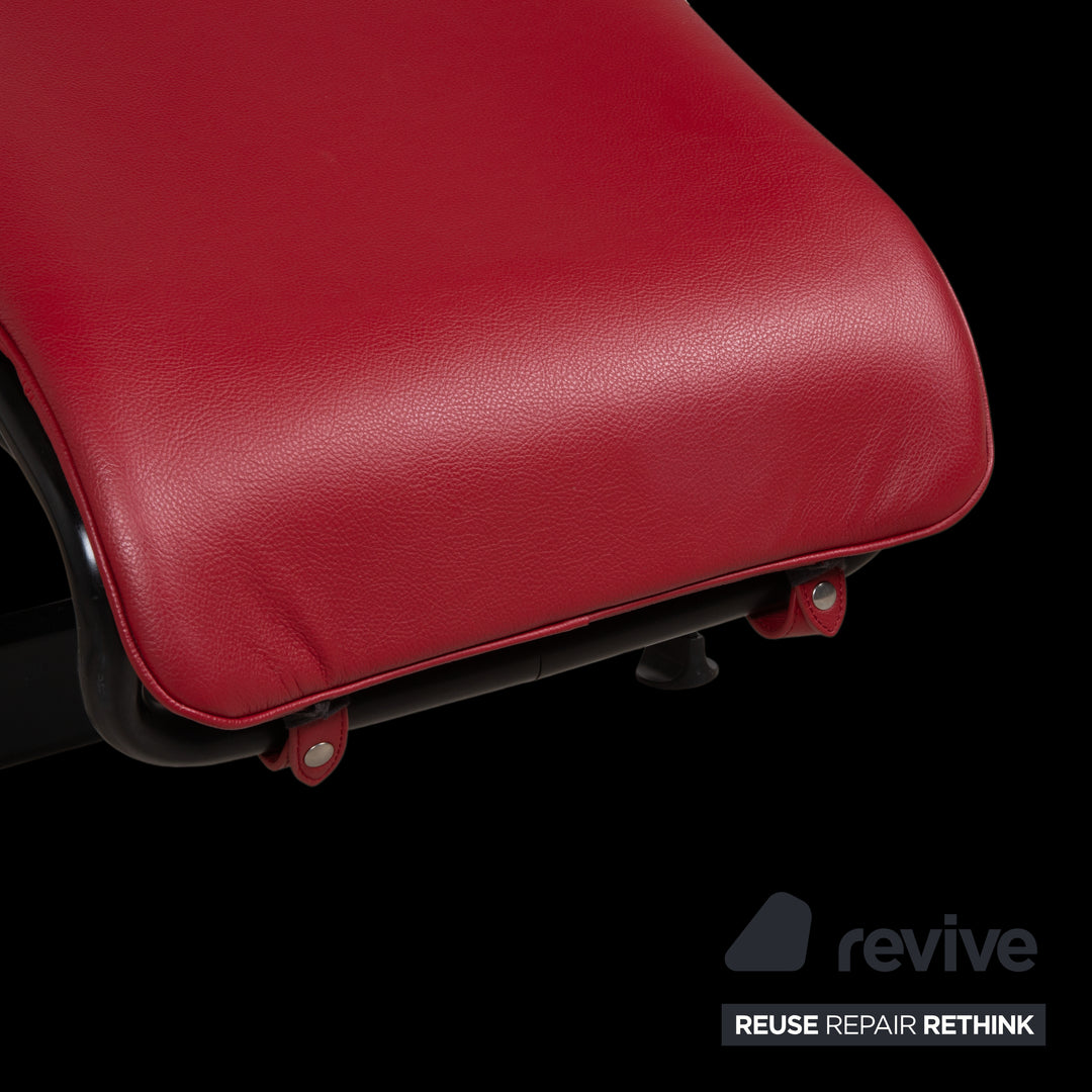Cassina Le Corbusier LC 4 Leder Liege Rot Rubin Schwarz Bauhaus Gleitfunktion