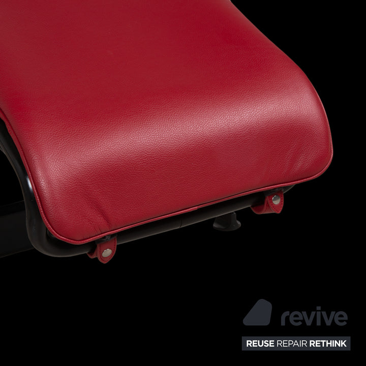 Cassina Le Corbusier LC 4 Leder Liege Rot Rubin Schwarz Bauhaus Gleitfunktion