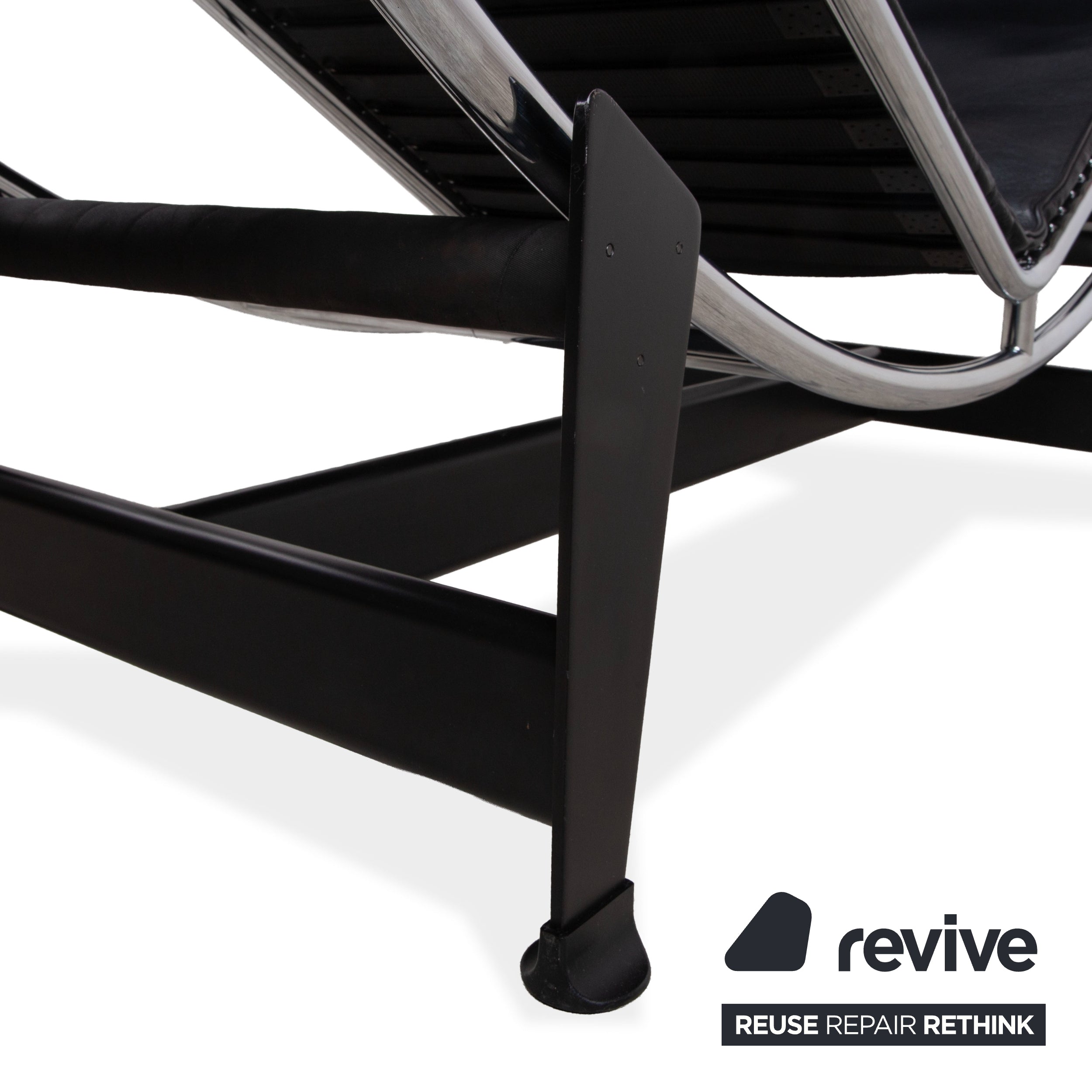 Cassina Le Corbusier LC 4 Leather Lounger Black Bauhaus