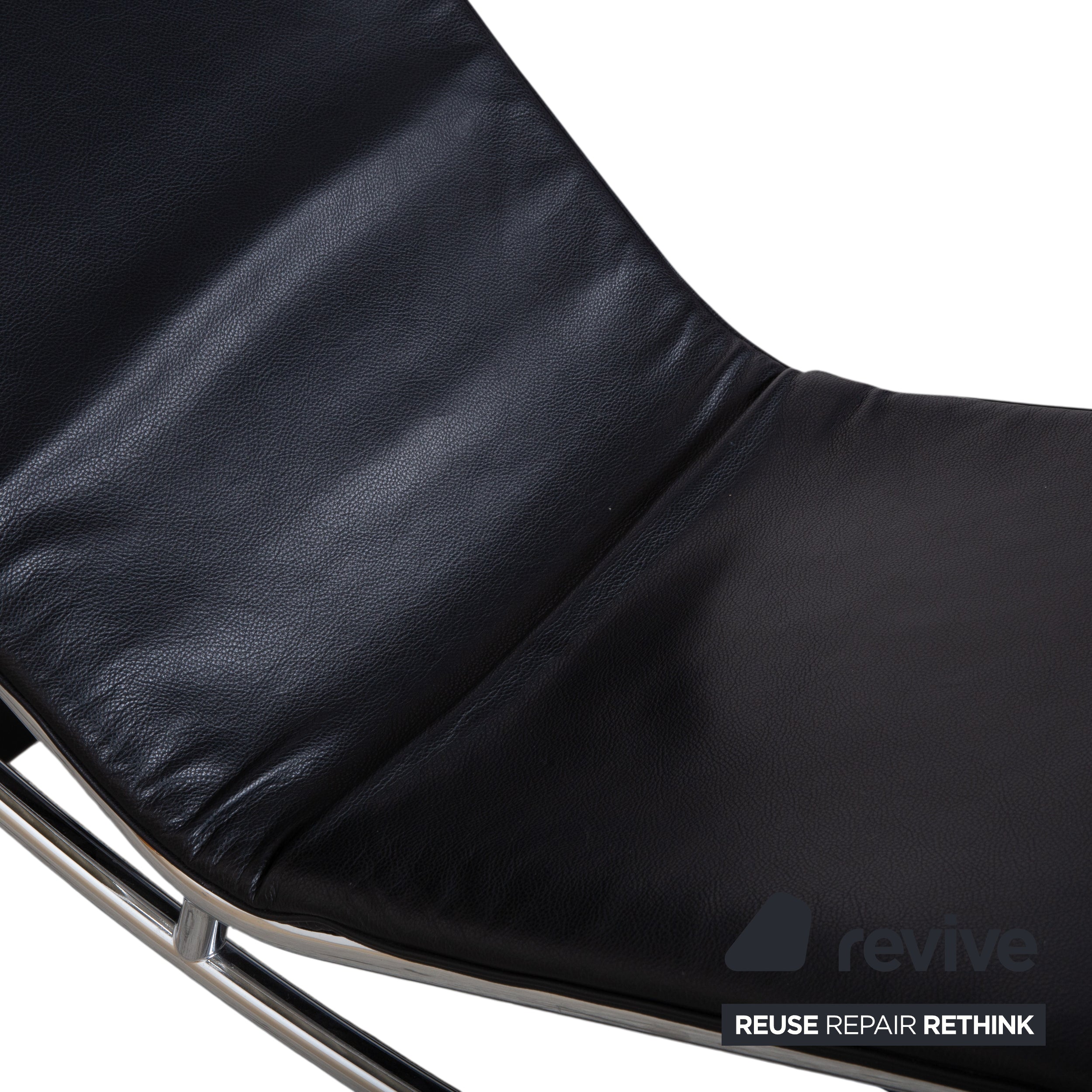 Cassina Le Corbusier LC 4 Leather Lounger Black Bauhaus