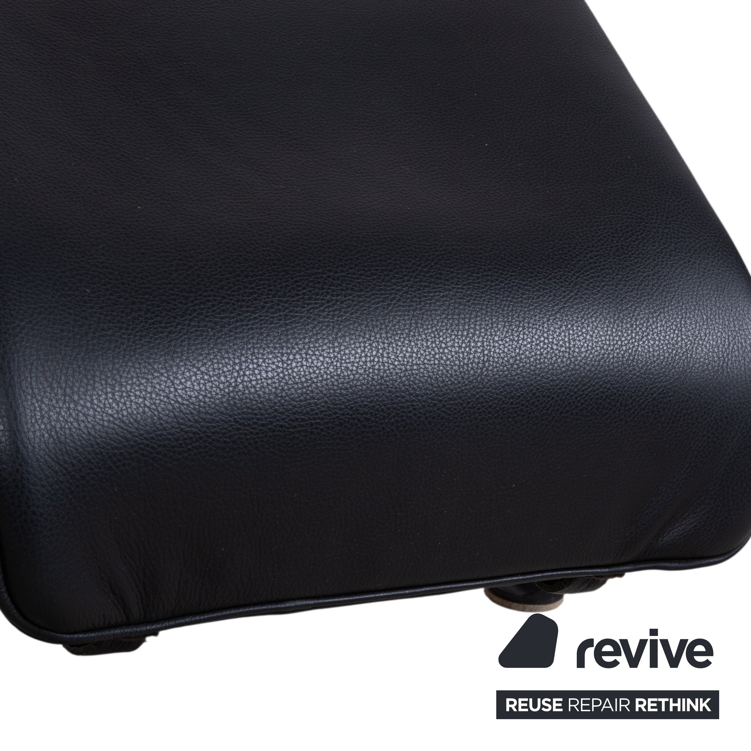 Cassina Le Corbusier LC 4 Leather Lounger Black Bauhaus