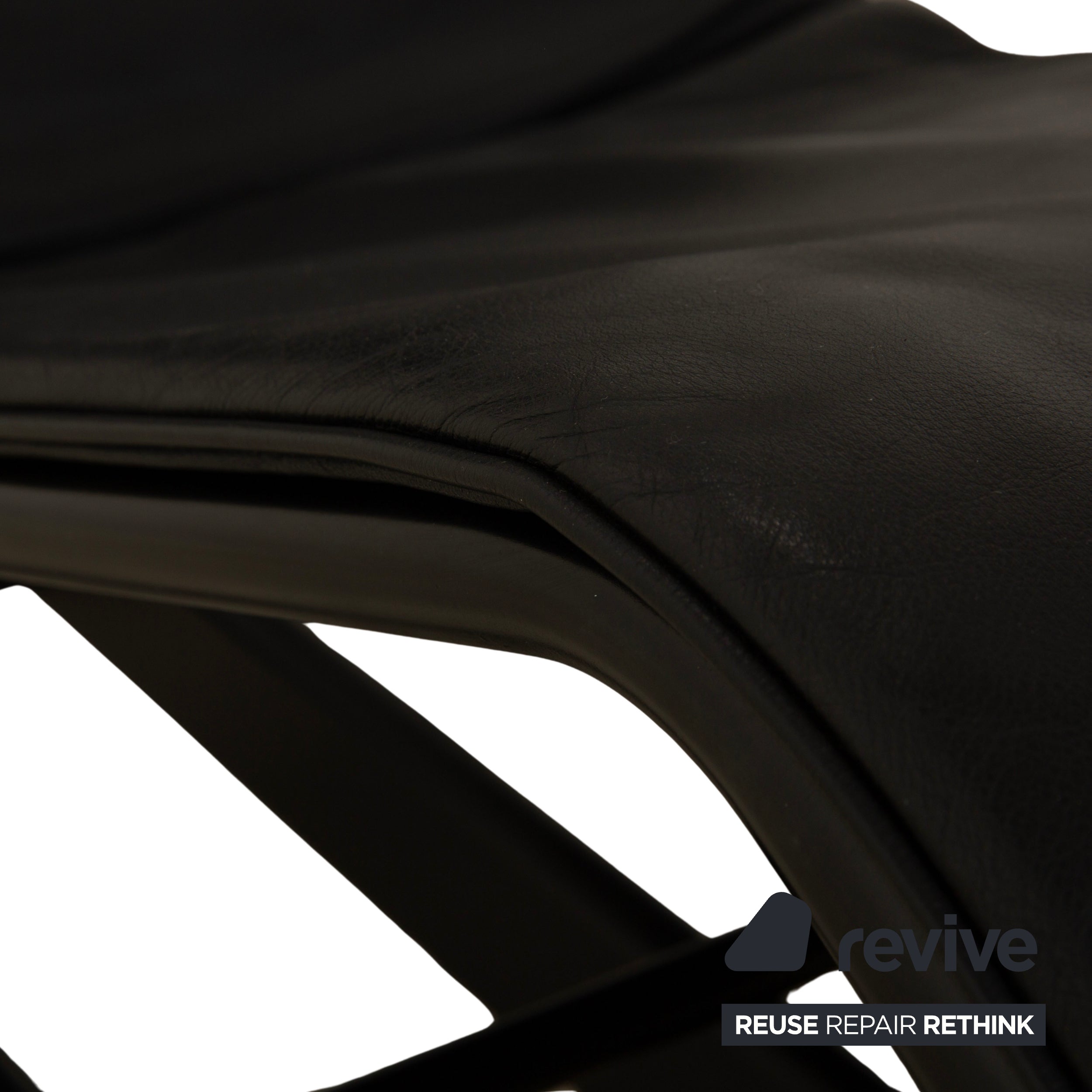 Cassina Le Corbusier LC 4 Leder Liege Schwarz Bauhaus