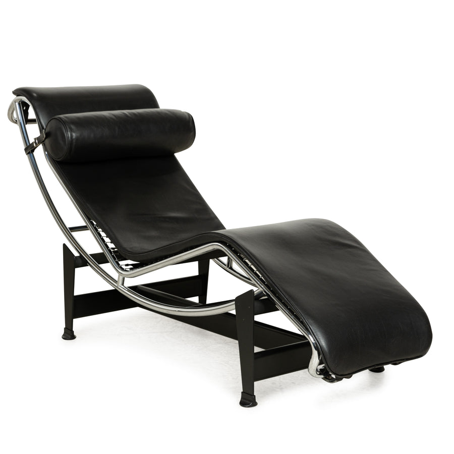 Chaise longue Cassina Le Corbusier LC 4 en cuir noir, fonction détente Bauhaus