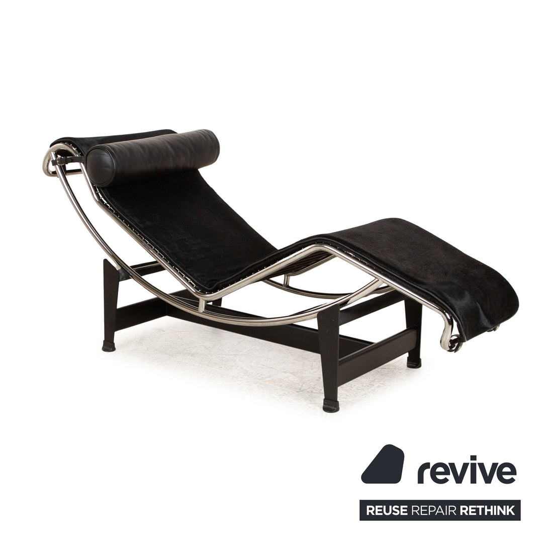 Cassina Le Corbusier LC4 Chaise Longue en Fourrure Noir Bauhaus