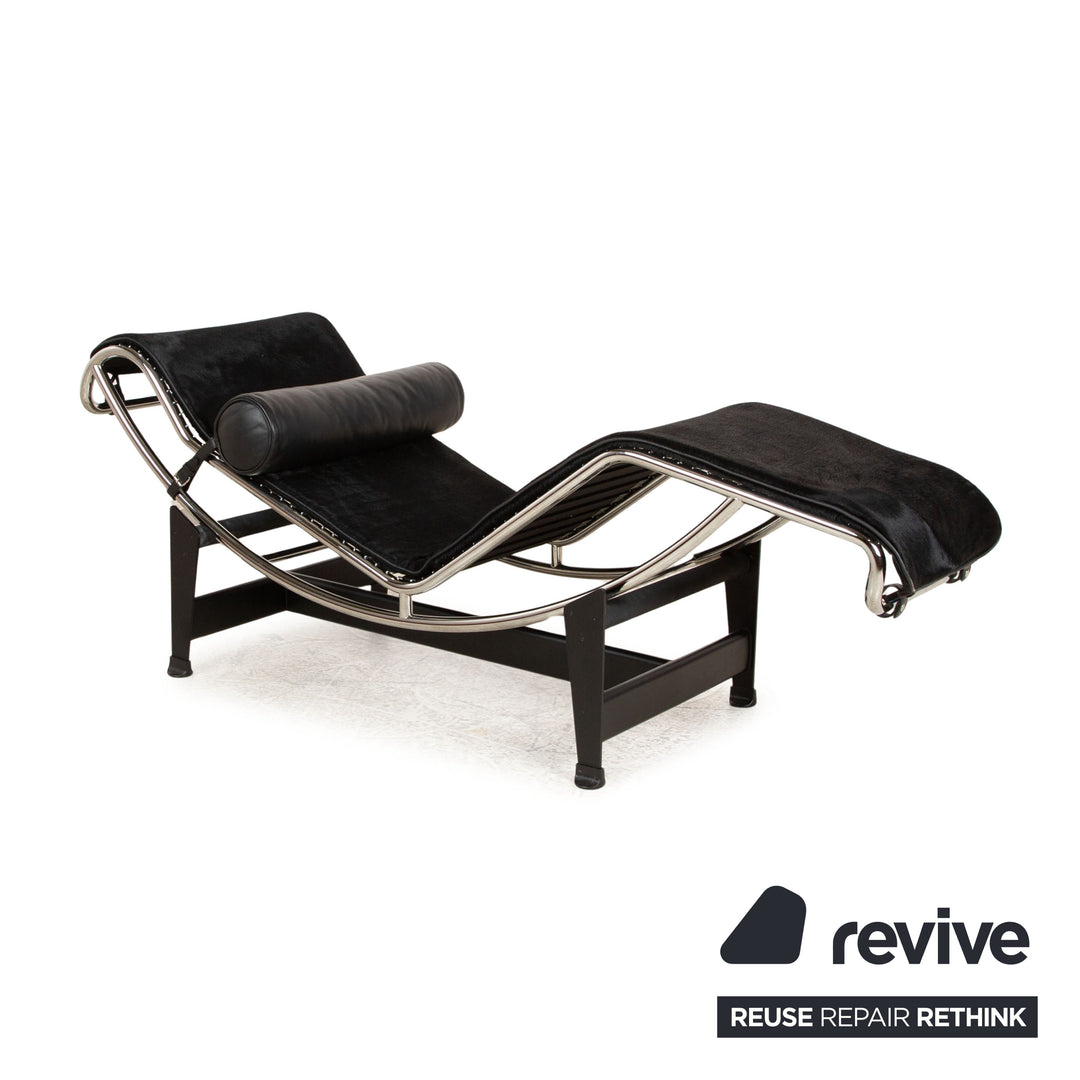 Cassina Le Corbusier LC4 Chaise Longue en Fourrure Noir Bauhaus