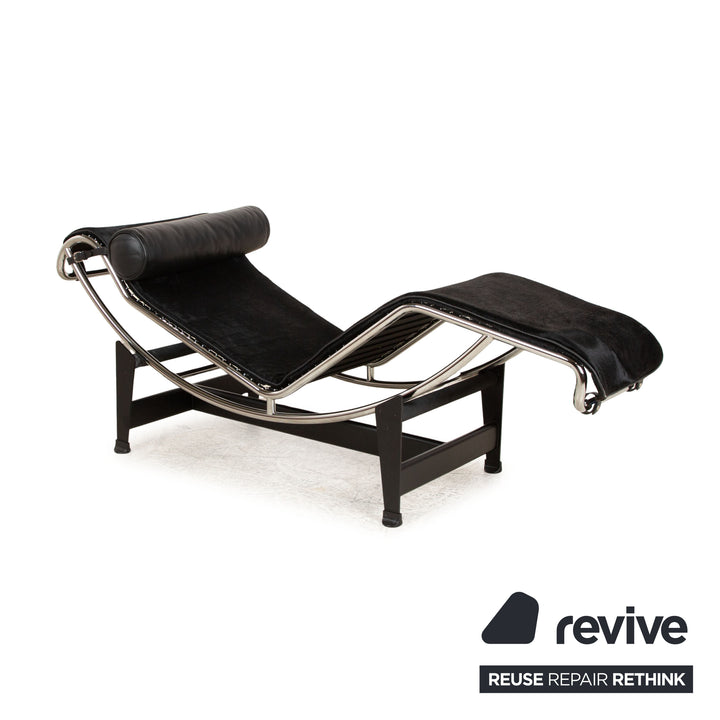 Cassina Le Corbusier LC4 Chaise Longue en Fourrure Noir Bauhaus