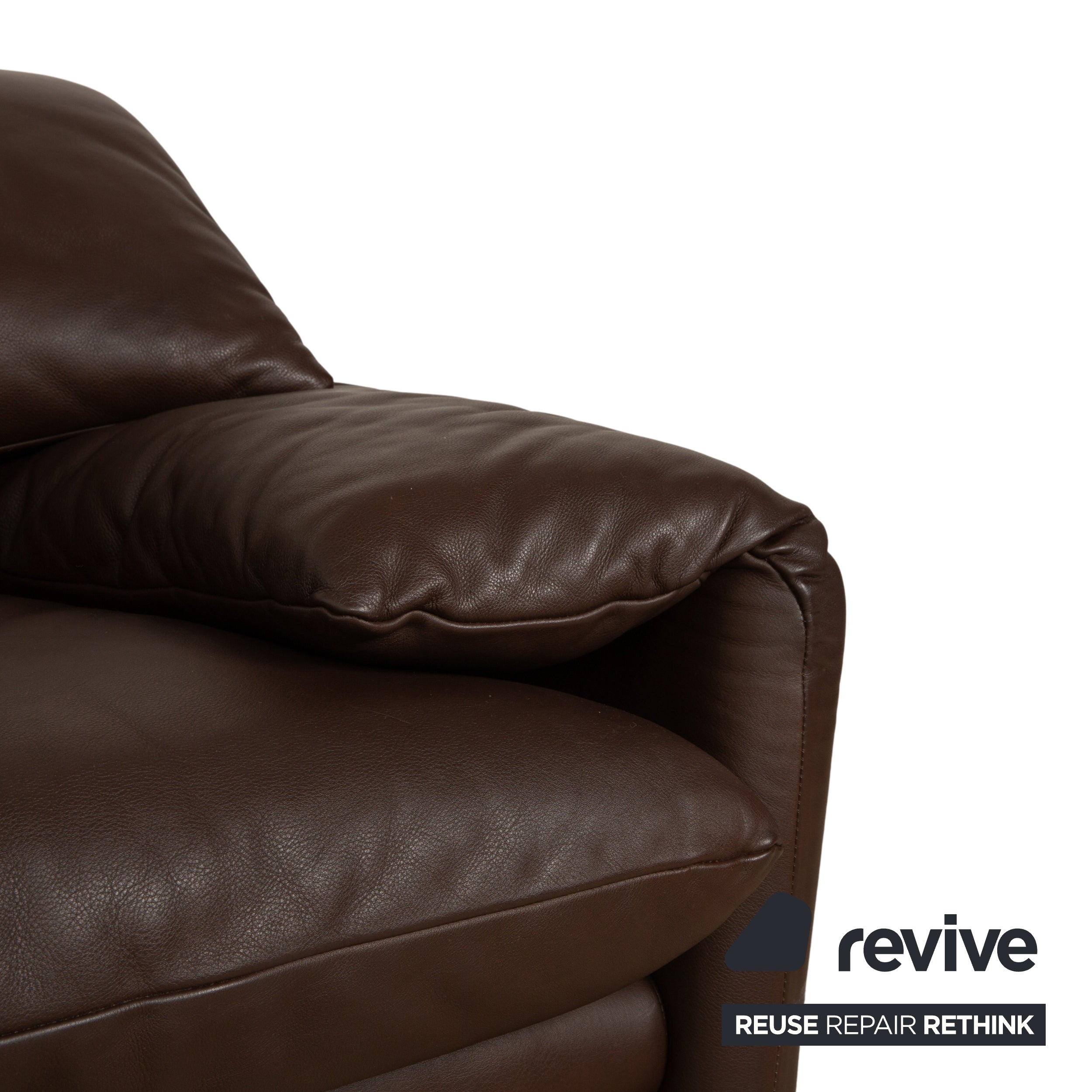 Fauteuil Cassina Maralunga en cuir marron châtaignier fonction manuelle