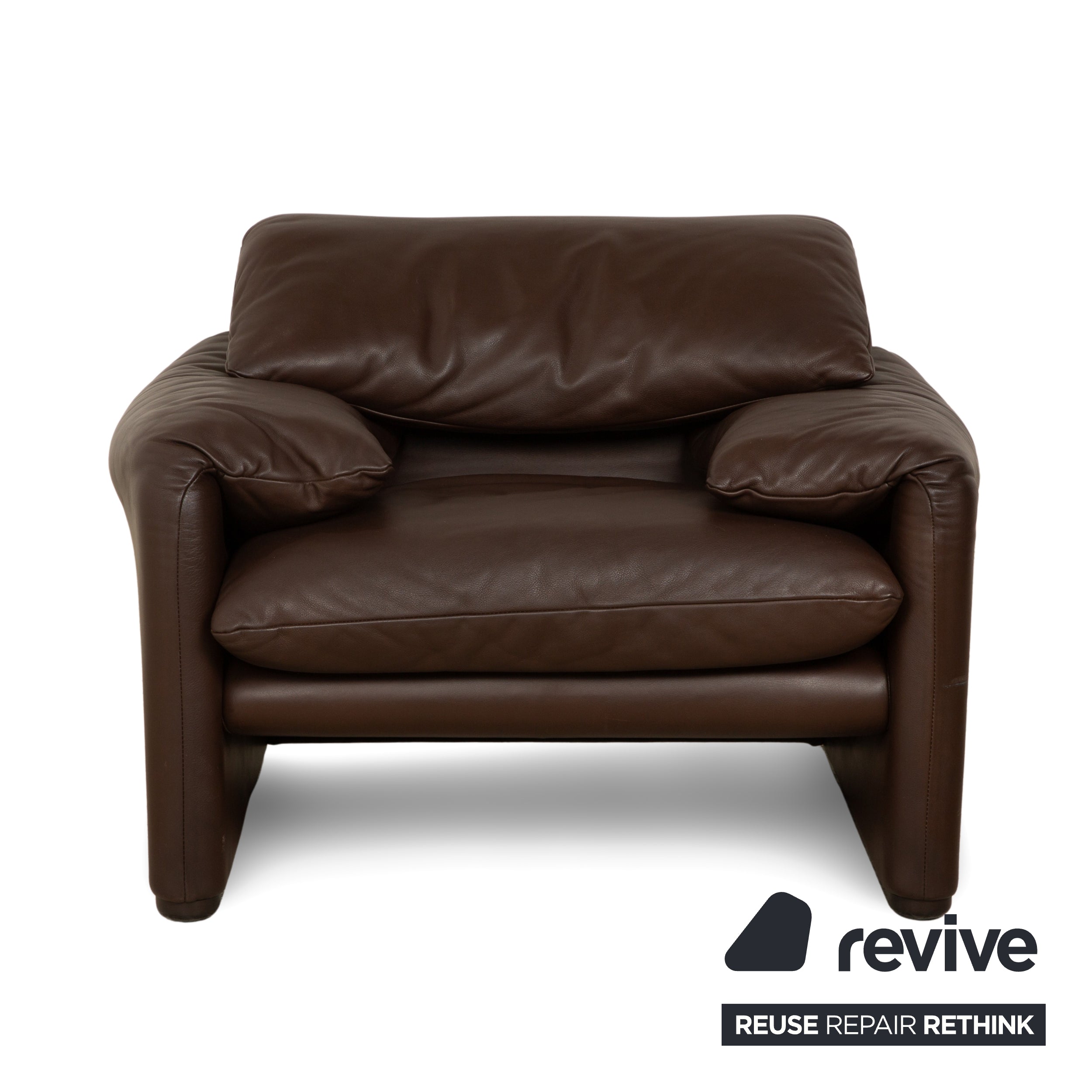 Fauteuil Cassina Maralunga en cuir marron châtaignier fonction manuelle