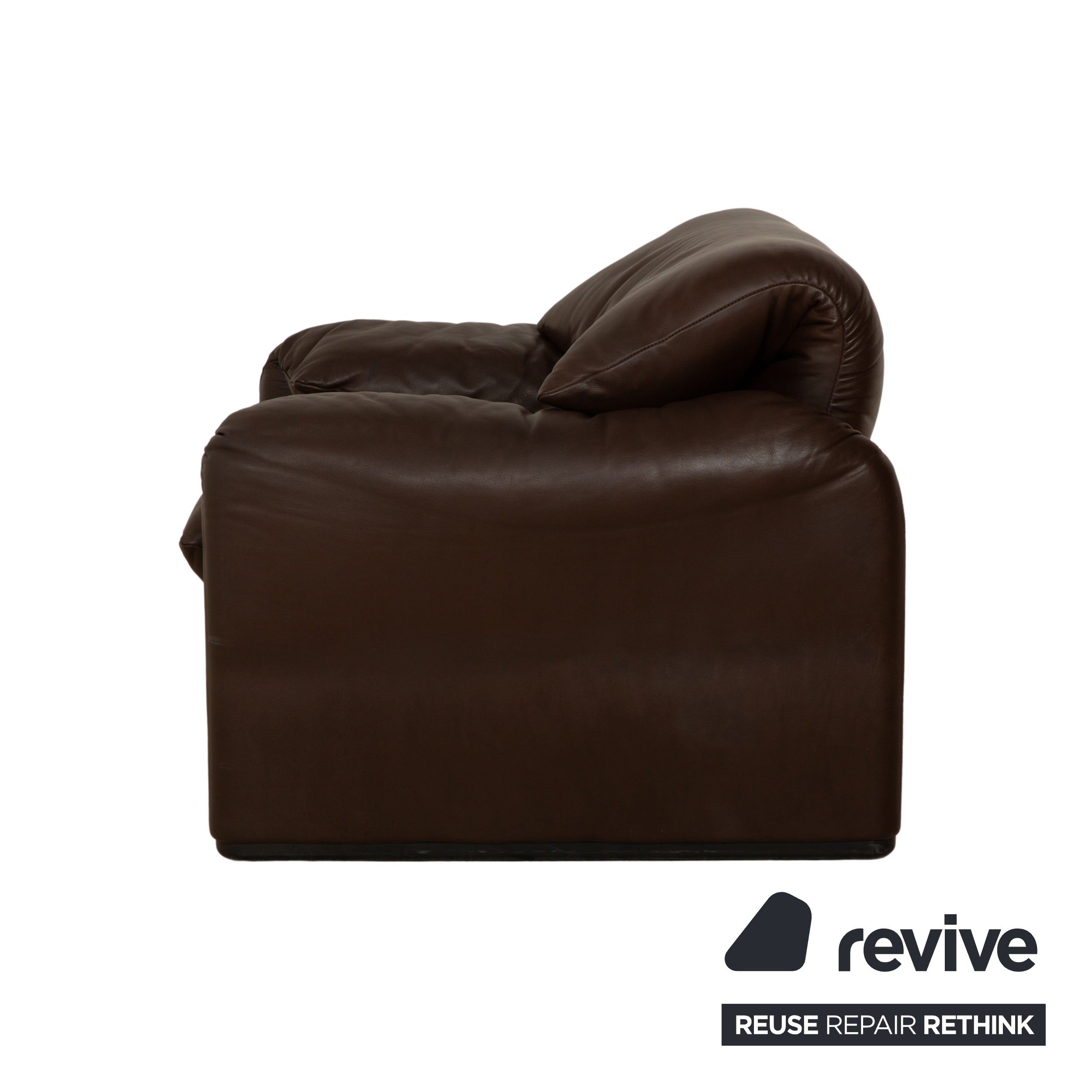 Fauteuil Cassina Maralunga en cuir marron châtaignier fonction manuelle