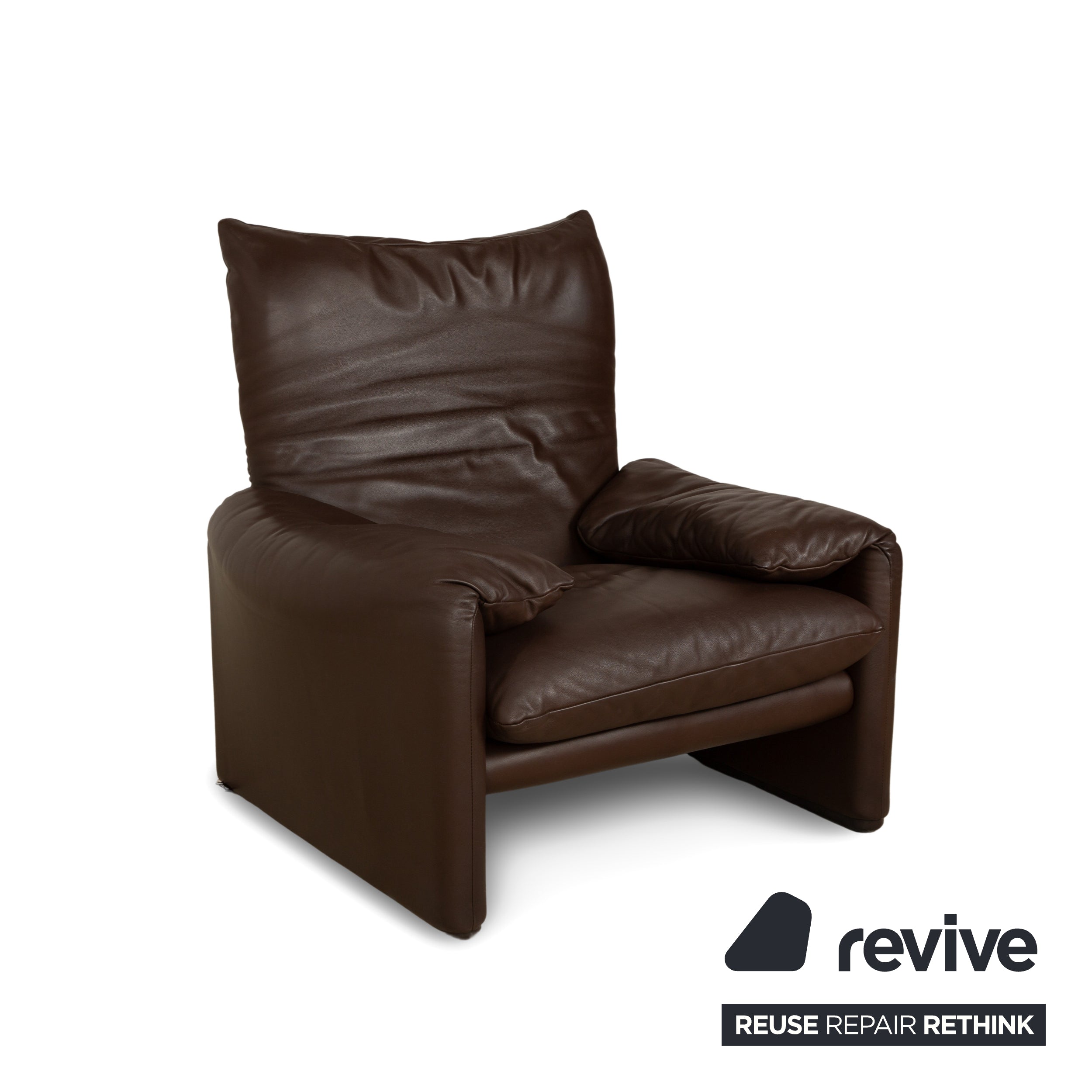 Fauteuil Cassina Maralunga en cuir marron châtaignier fonction manuelle