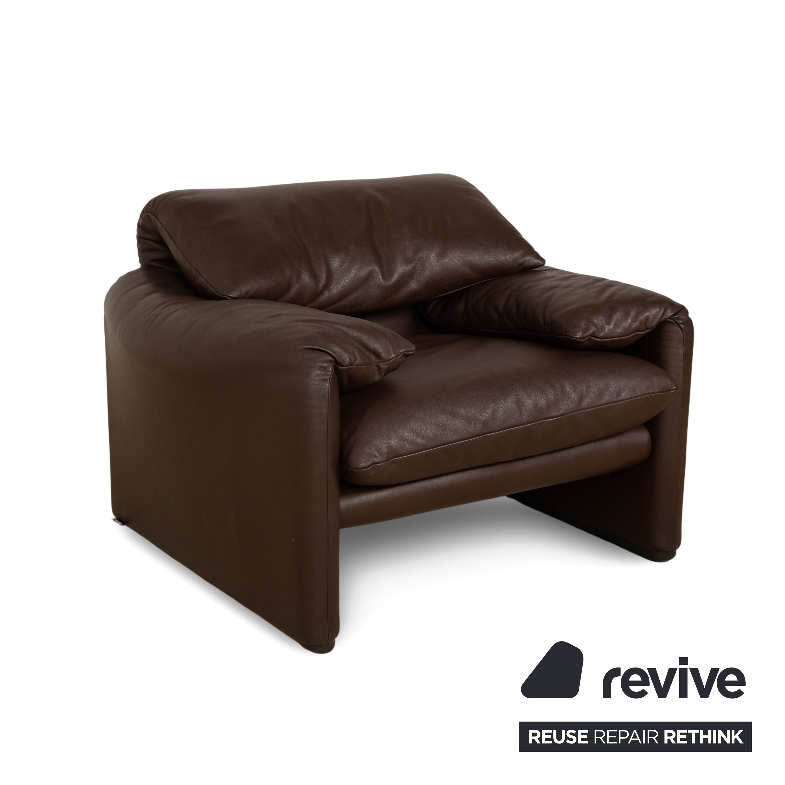 Fauteuil Cassina Maralunga en cuir marron châtaignier fonction manuelle