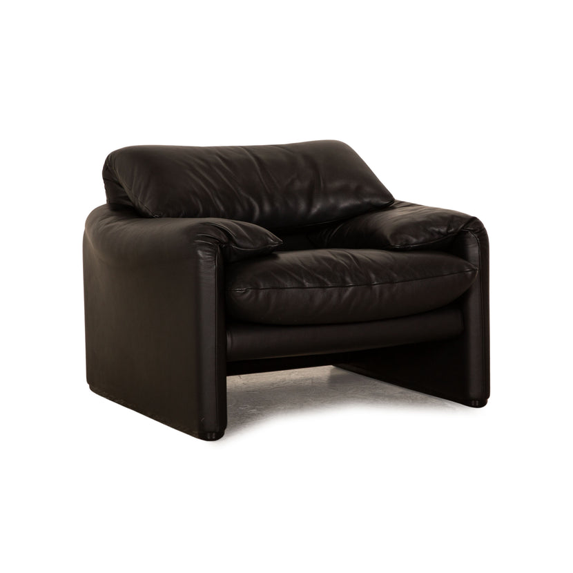 Cassina Maralunga Leather Armchair Black manual function