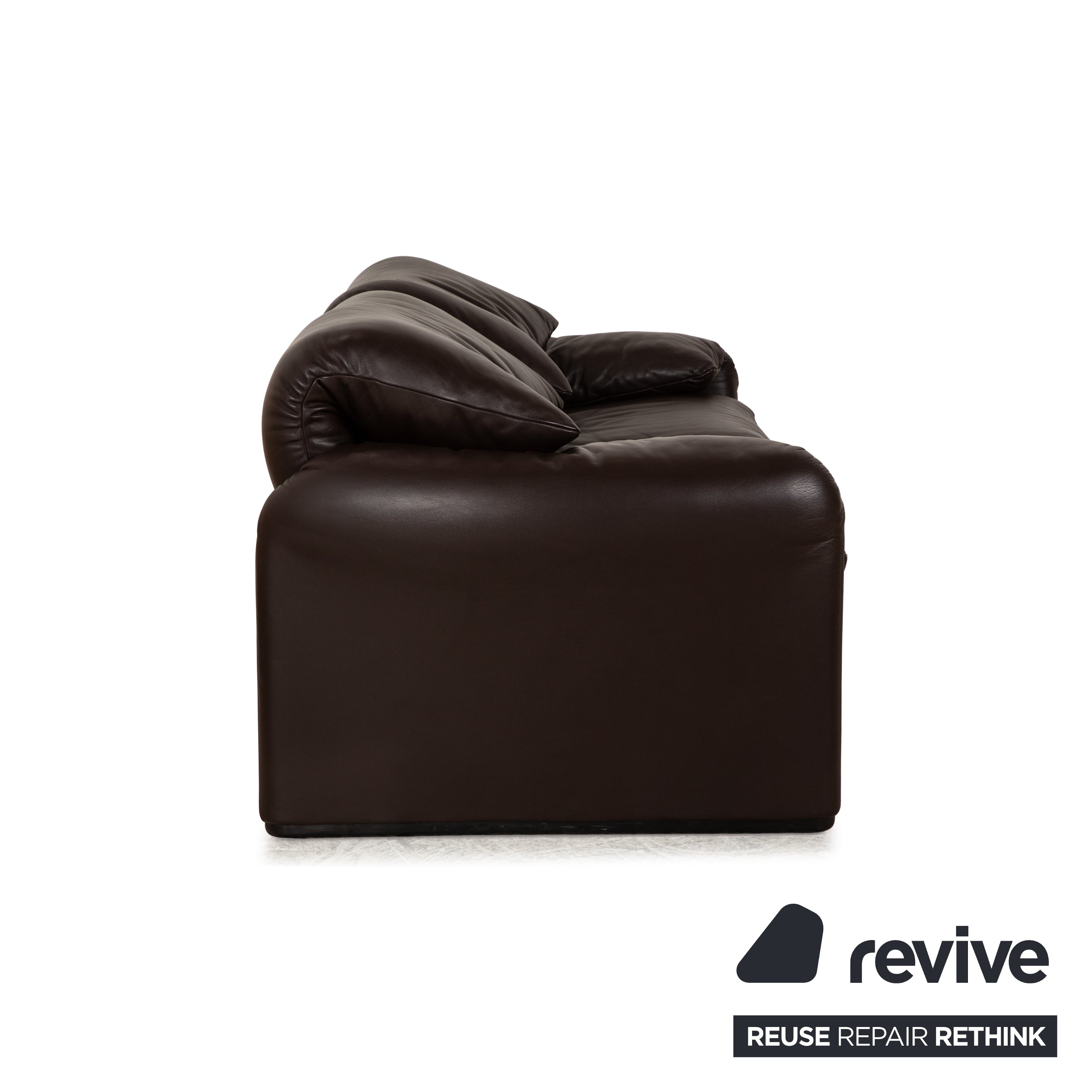 Cassina Maralunga Canapé deux places en cuir marron foncé à fonction manuelle