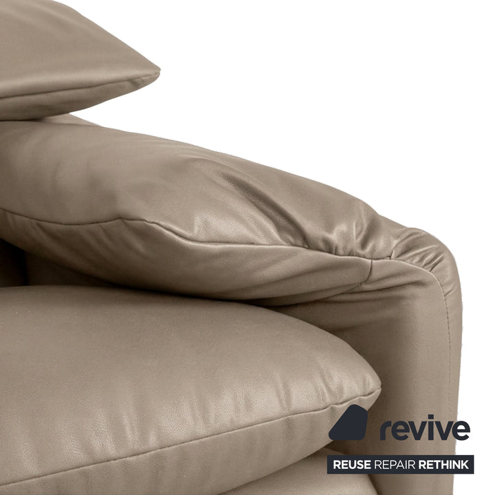 Cassina Maralunga Sessel + Hocker veganes Leder GAVIN 100 Beige manuelle Funktion