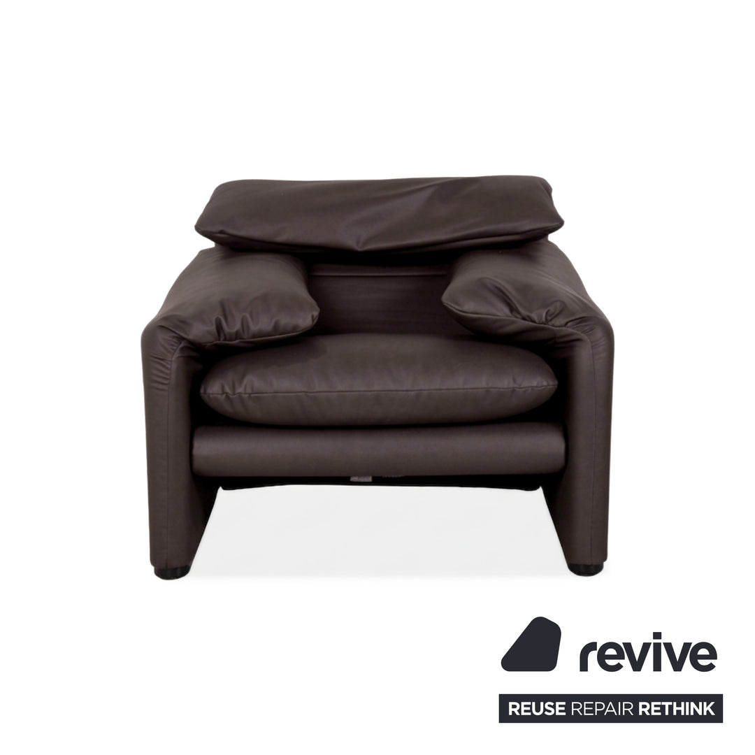 Cassina Maralunga Sessel + Hocker veganes Leder GAVIN 105 Mokka manuelle Funktion