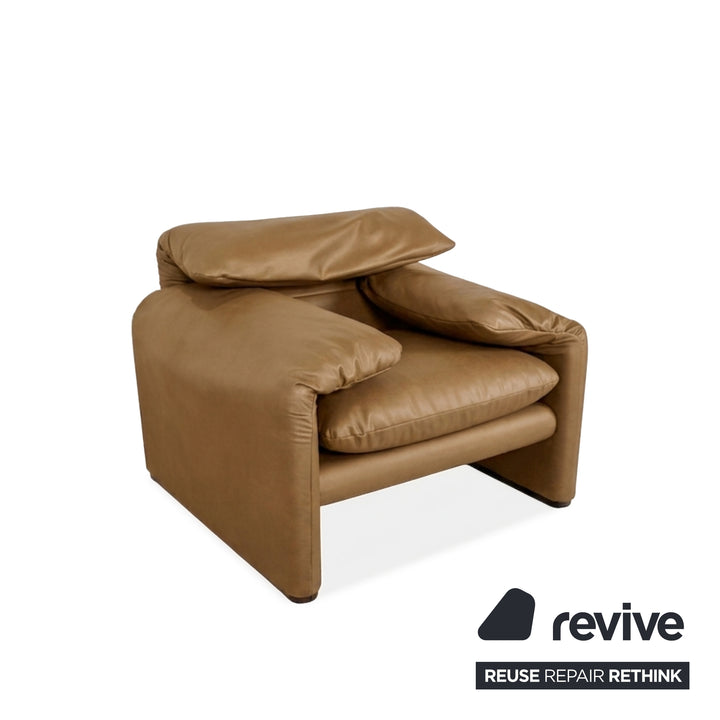 Cassina Maralunga Sessel Hocker veganes Leder Senfgelb manuelle Funktion Neubezug