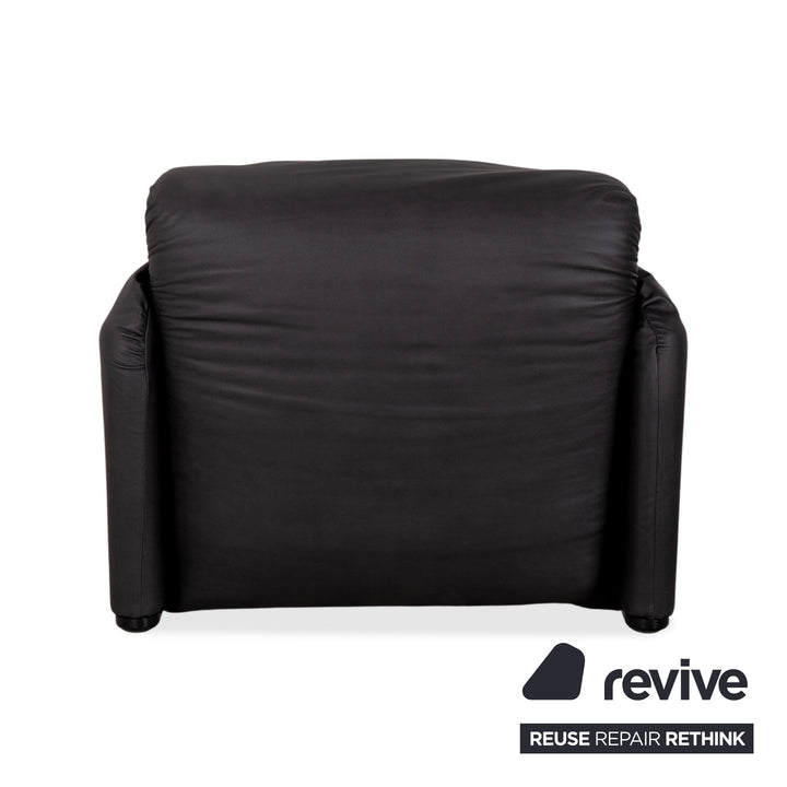 Cassina Maralunga Sessel + Hocker veganes Leder GAVIN 117 Anthrazit manuelle Funktion