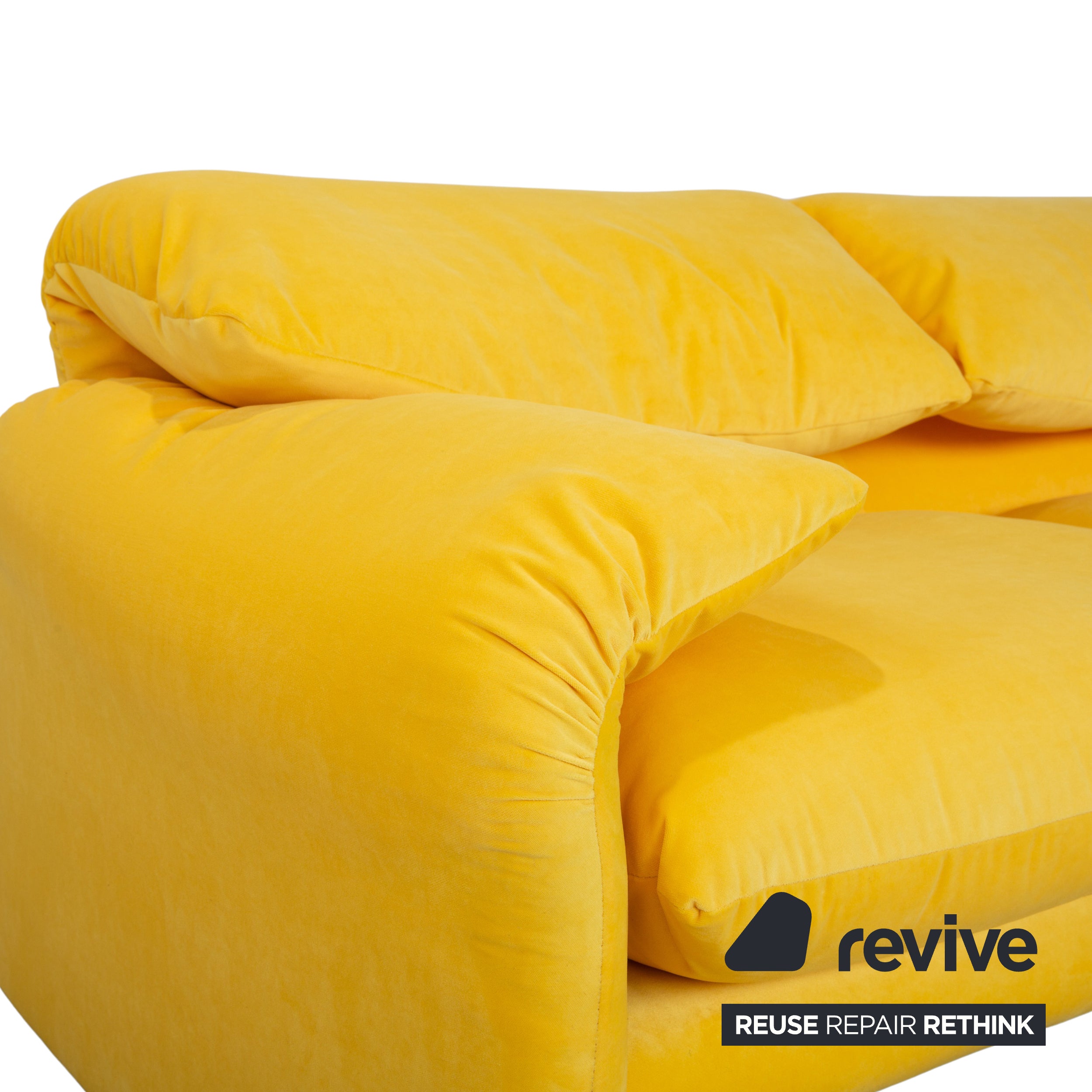 Canapé deux places Cassina Maralunga en tissu jaune, à réglage manuel, à retapisser