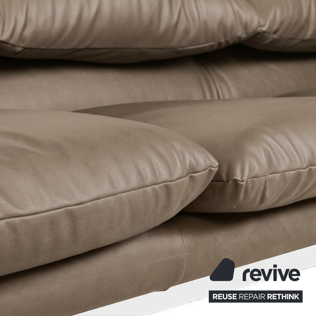 Cassina Maralunga veganes Leder Dreisitzer Beige Sofa Couch manuelle Funktion Neubezug