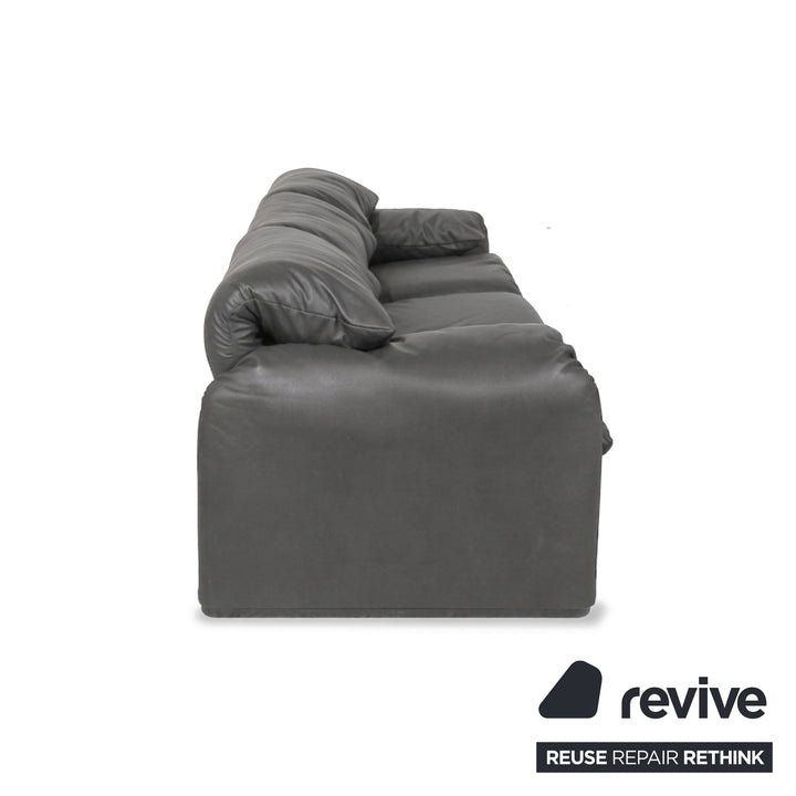 Cassina Maralunga veganes Leder Dreisitzer Grau Sofa Couch manuelle Funktion Neubezug