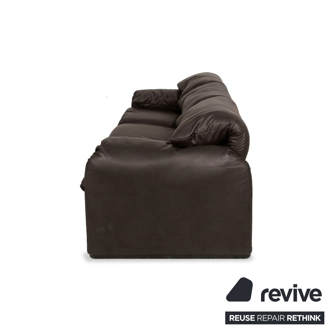 Cassina Maralunga veganes Leder Dreisitzer Mokka Sofa Couch manuelle Funktion Neubezug