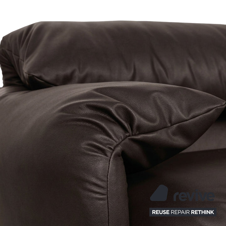 Cassina Maralunga veganes Leder Dreisitzer Mokka Sofa Couch manuelle Funktion Neubezug