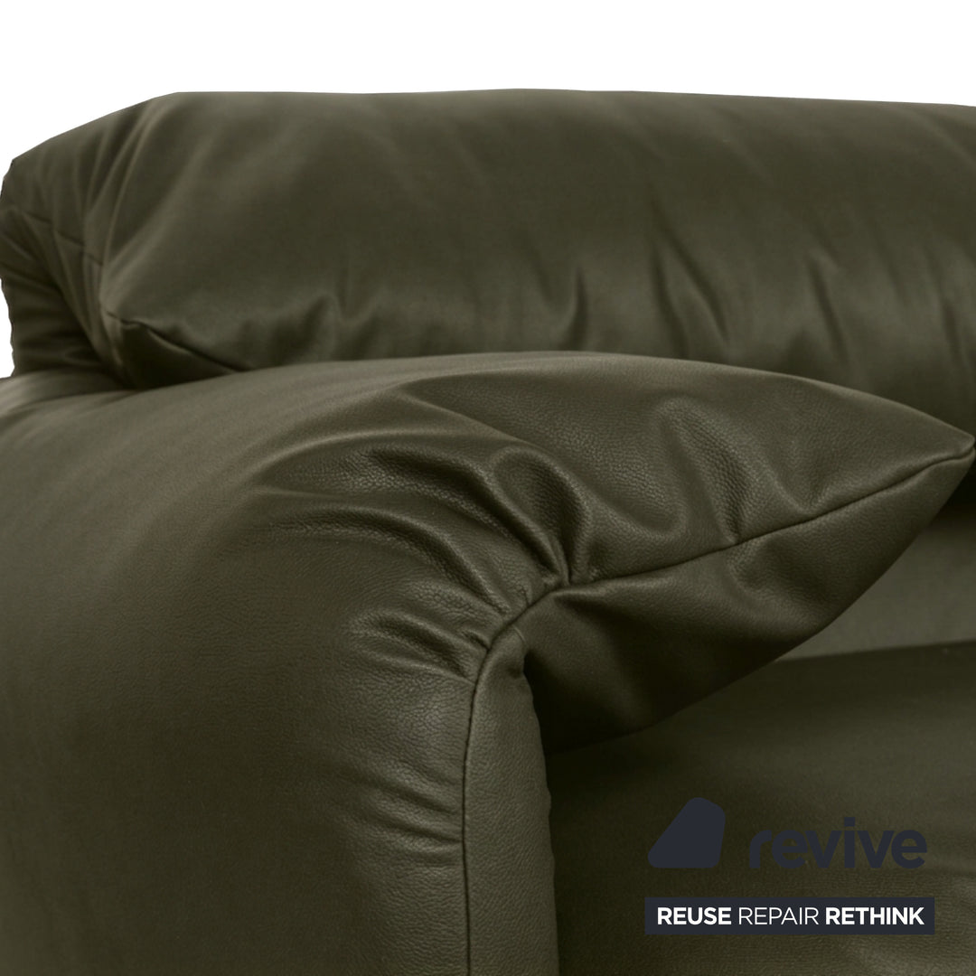 Cassina Maralunga veganes Leder Dreisitzer Moosgrün Sofa Couch manuelle Funktion Neubezug