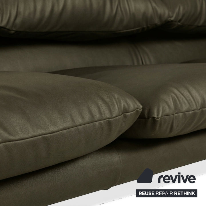 Cassina Maralunga veganes Leder Dreisitzer Moosgrün Sofa Couch manuelle Funktion Neubezug