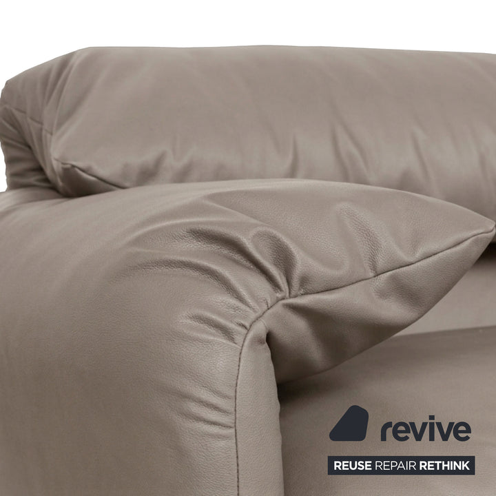 Cassina Maralunga veganes Leder Dreisitzer Taupe Sofa Couch manuelle Funktion Neubezug