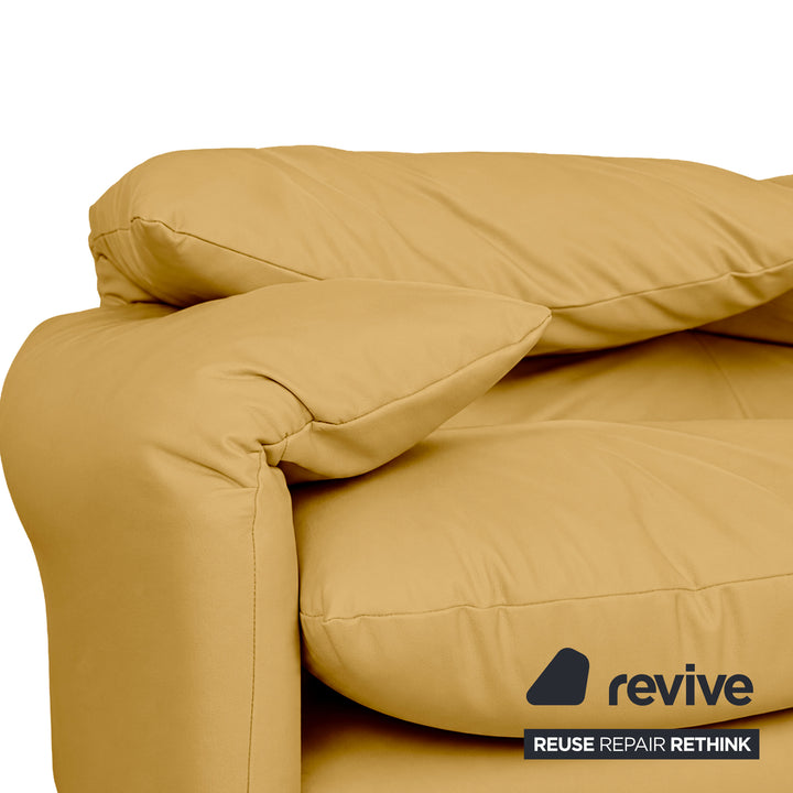 Cassina Maralunga veganes Leder Zweisitzer Gelb Senf Sofa Couch Manuelle Funktion Neubezug