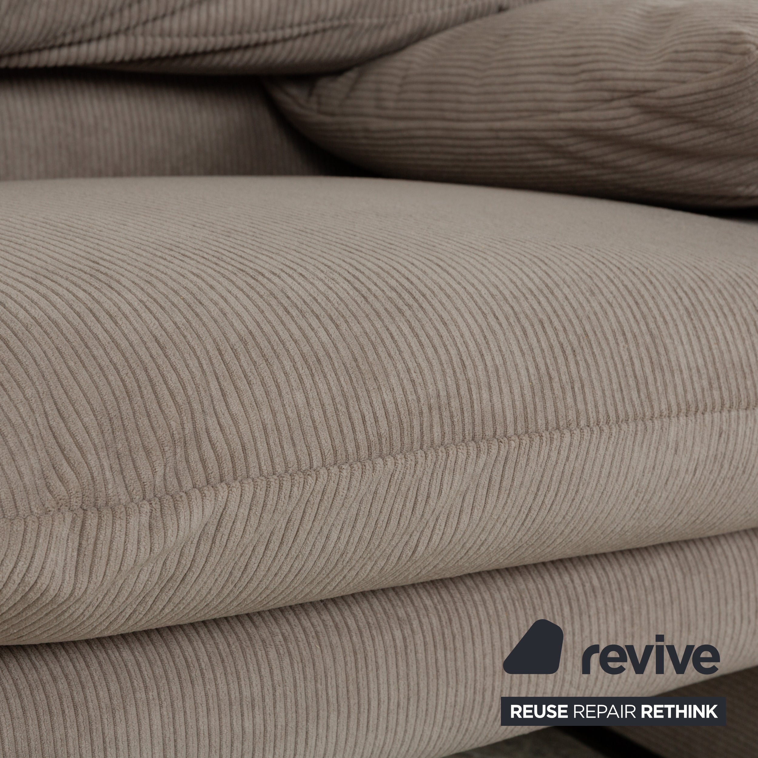 Canapé deux places Cassina Maralunga en tissu gris, revêtement de canapé