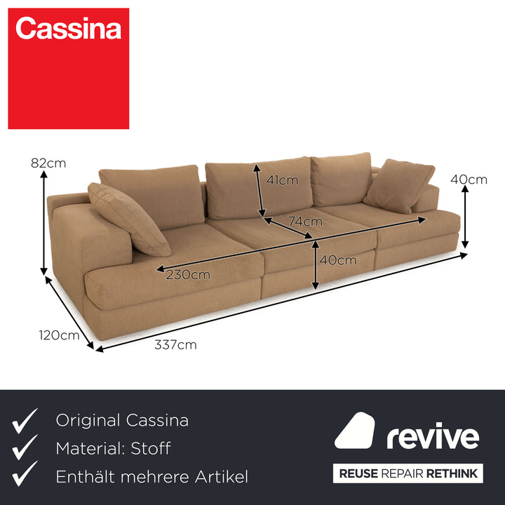 Ensemble de canapés en tissu Cassina Miloe avec tabouret beige et canapé trois places