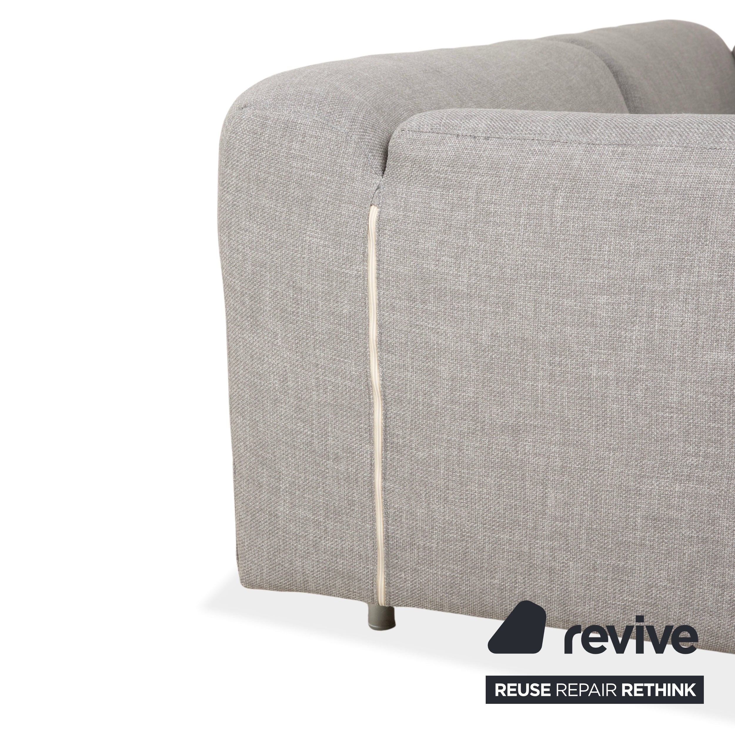 Canapé trois places Cassina Met 250 en tissu gris clair, rembourrage