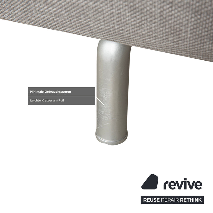 Canapé trois places Cassina Met 250 en tissu gris clair, rembourrage