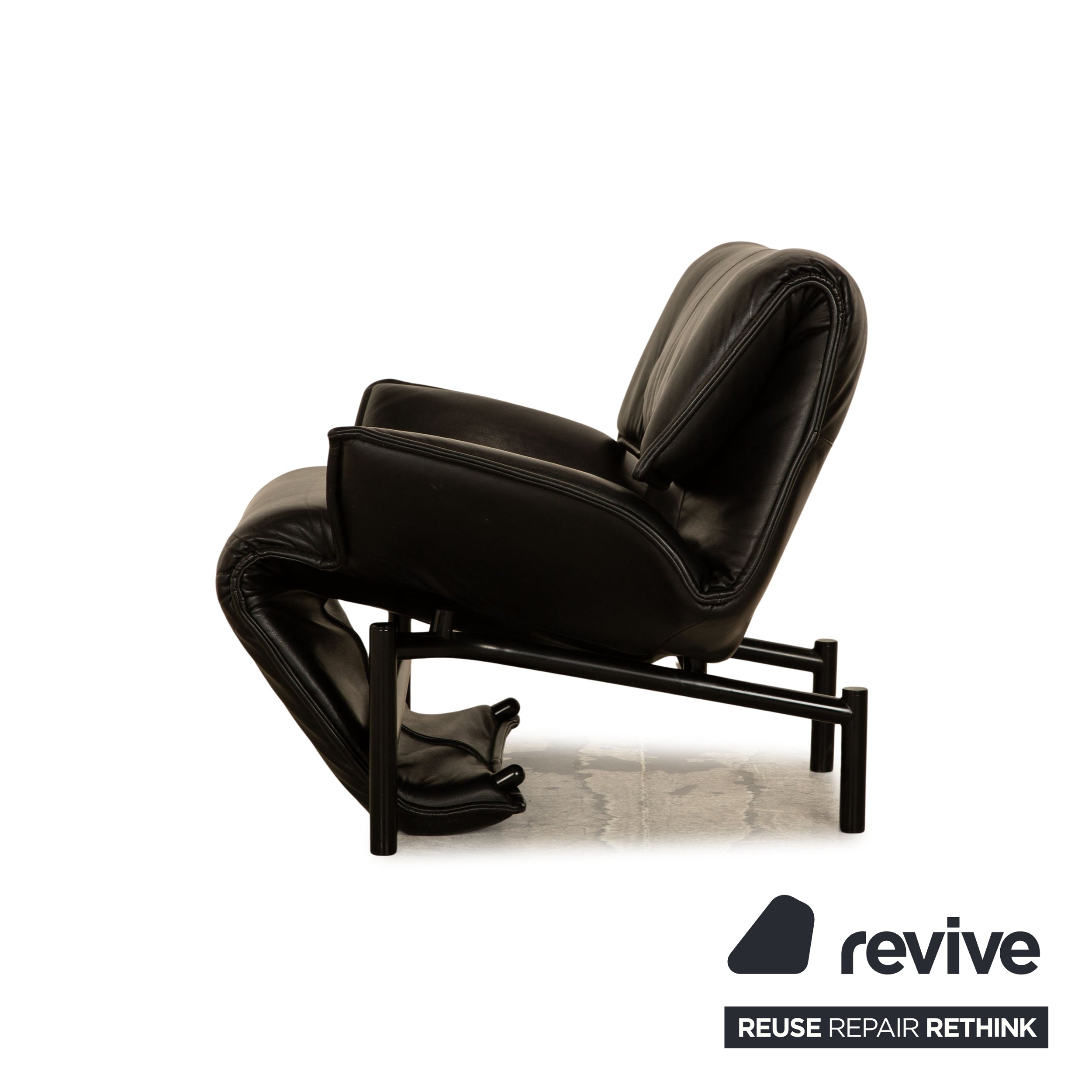 Cassina Veranda Leather Armchair Black manual function relaxation function