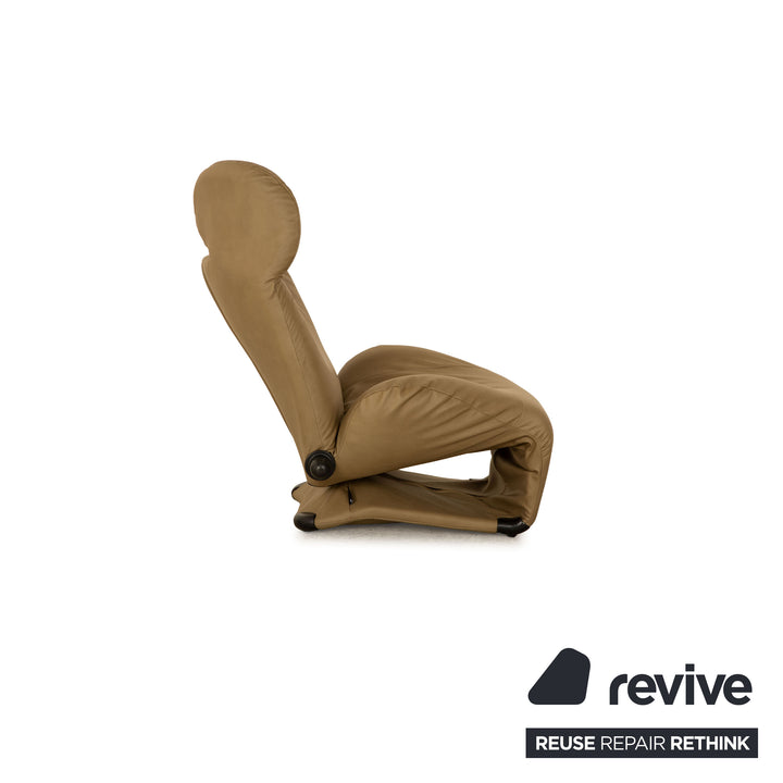 Fauteuil Cassina Wink en cuir vegan (GAVIN 108) vert olive, rembourrage manuel